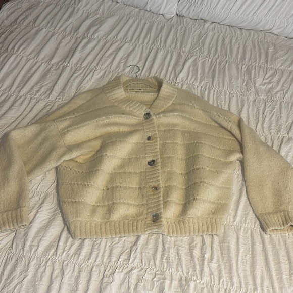 Wol Hide Quilted Bomber in Ecru. lofty alpaca knit. size M/L - Picture 4 of 5